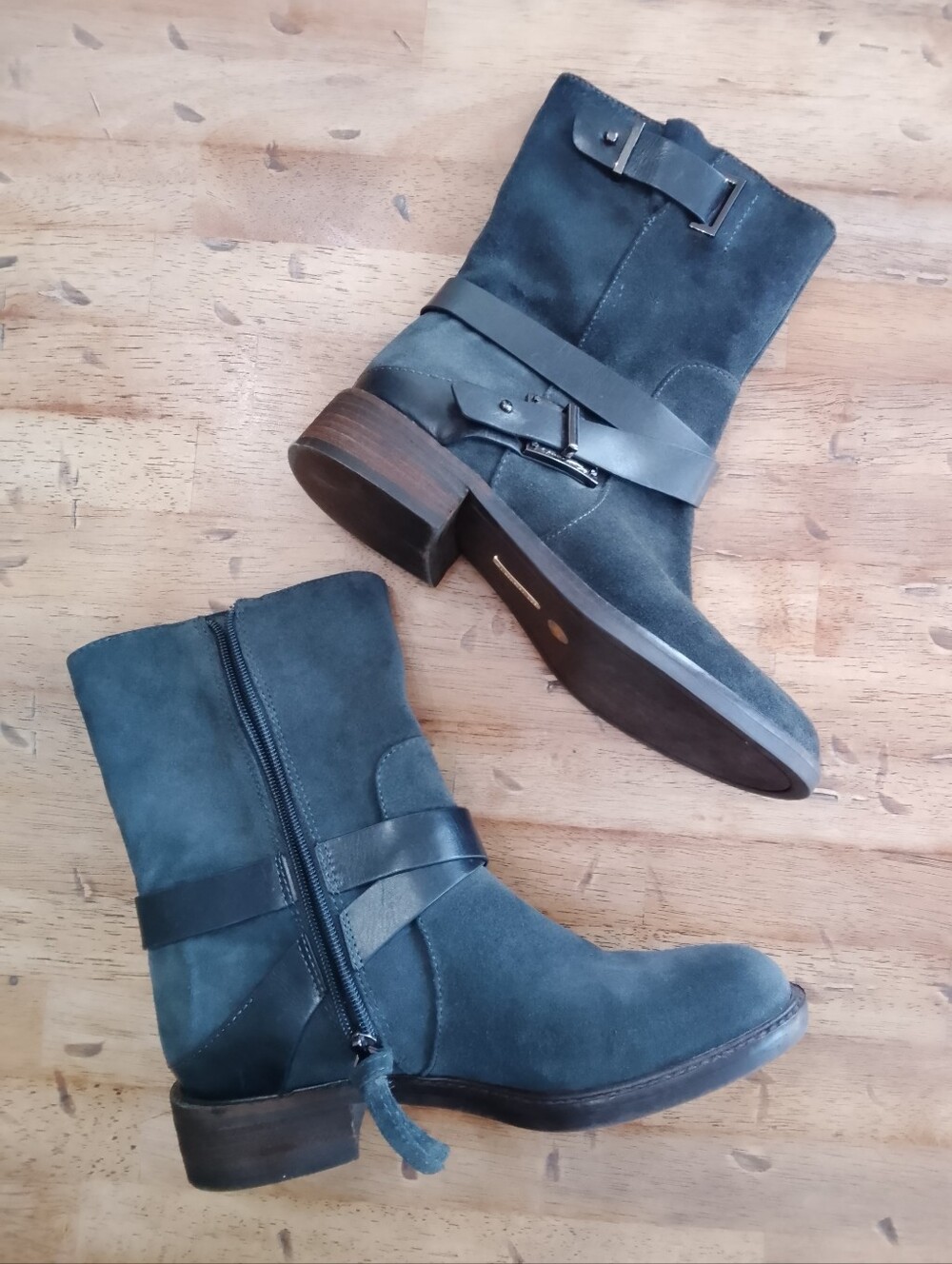 Louise et Cie Black Suede Strap Ankle Boots 7M Quiet Luxury Old Money Minimalist